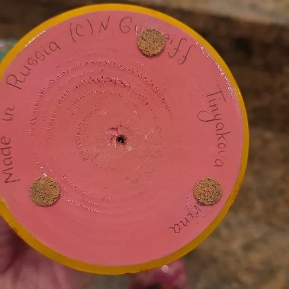 3 Russian Wooden Nesting Dolls - Picture 11 of 11